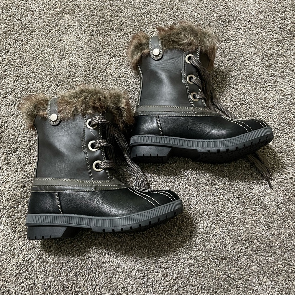 London Fog Boots Women’s Milly Waterproof Winter Duck Boots SZ 6 Black w/fur NWT